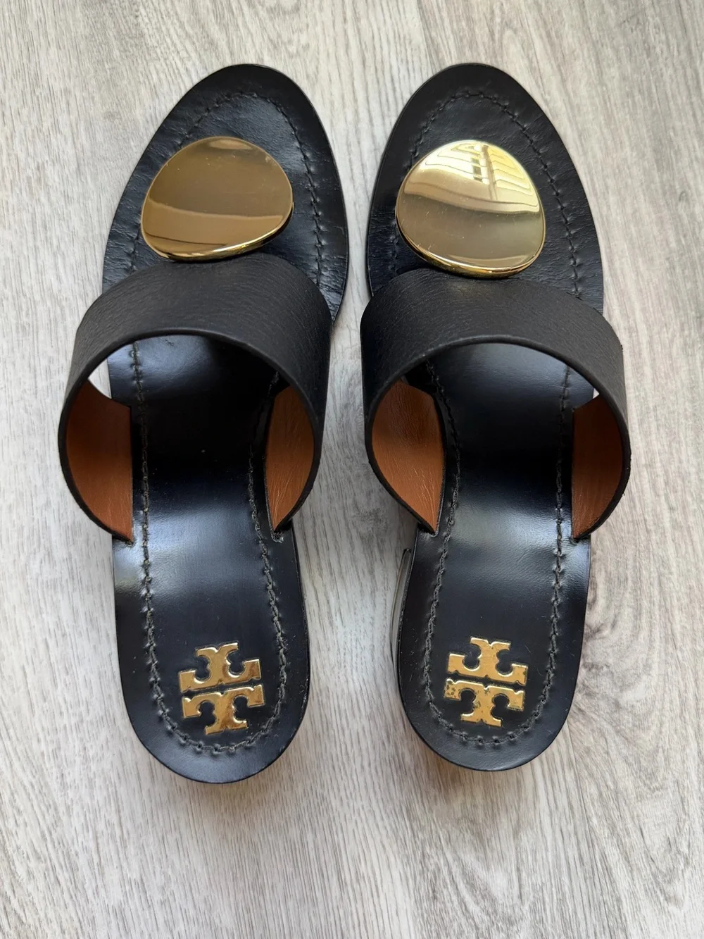 Tory Burch - Black Leather / Gold Patos Disc Slide Sandals / Block heel - Women